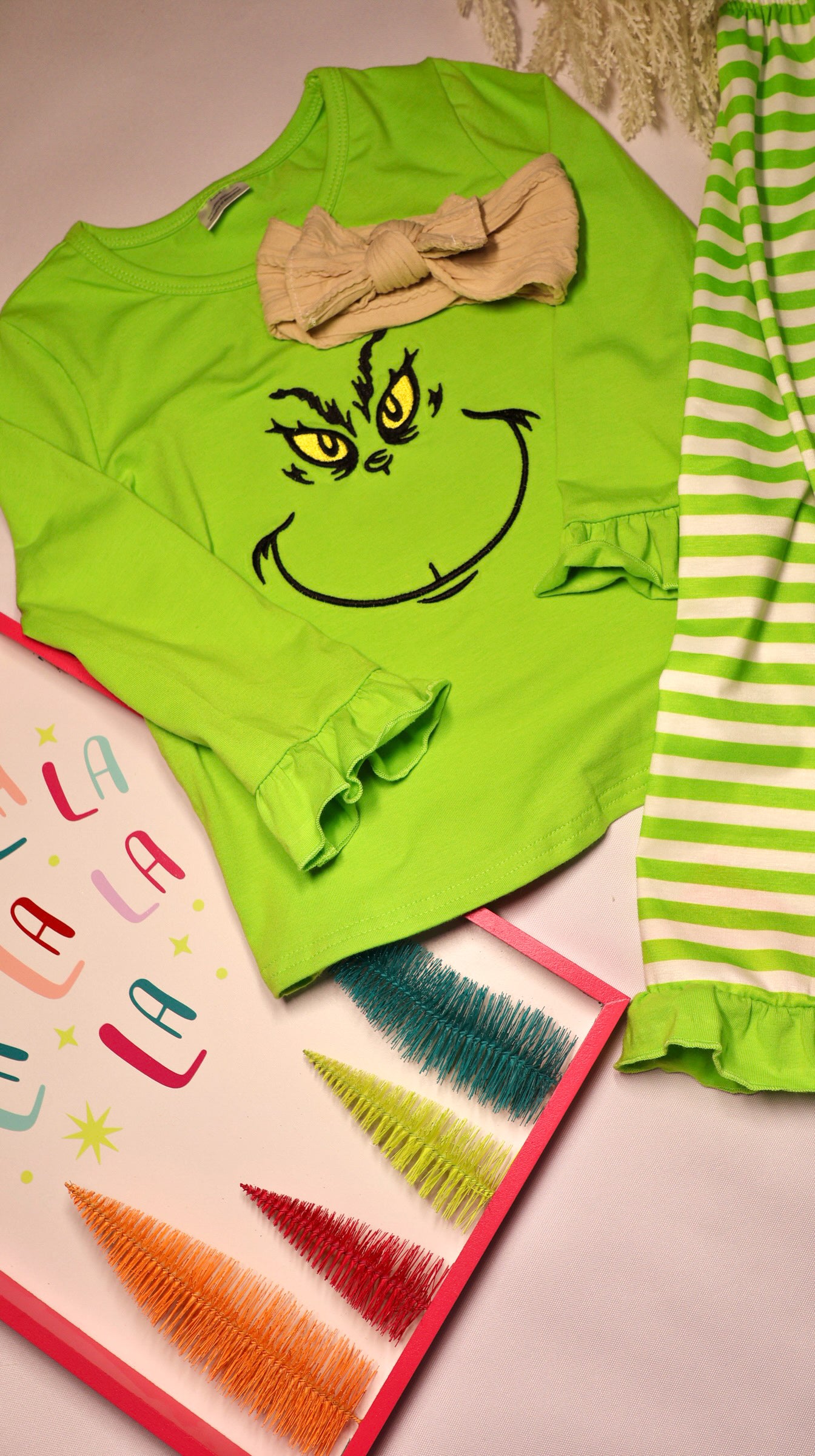 ⭐️Grinch Girl Pajamas Set🎄