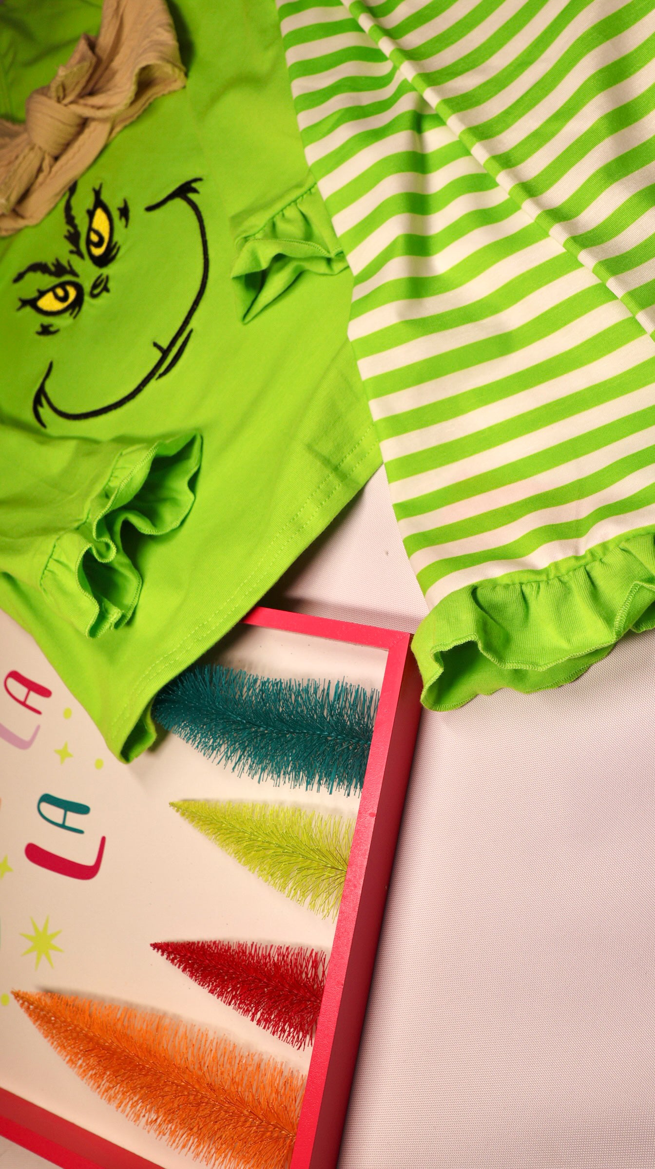 ⭐️Grinch Girl Pajamas Set🎄